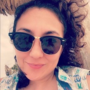 Meet your Posher, Emerald